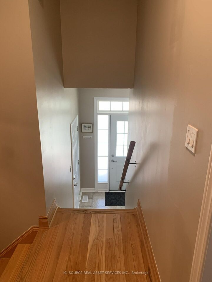 Property Photo:  12 Grand Poplar Lane  ON L9Z 0C7 