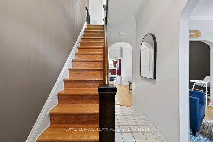 Property Photo:  249 Hinchey Avenue  ON K1Y 1L9 