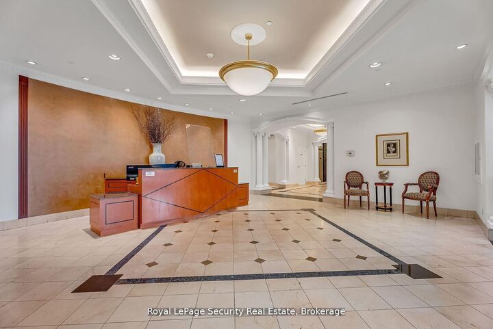 Property Photo:  980 Yonge Street 403  ON M4W 3V8 