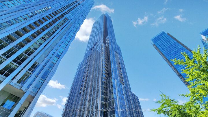 Property Photo:  11 Yorkville Avenue 2112  ON M4W 0B7 
