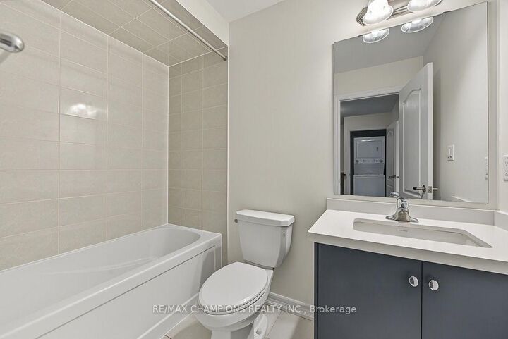 Property Photo:  4 Arcola Street  ON L6P 4N6 