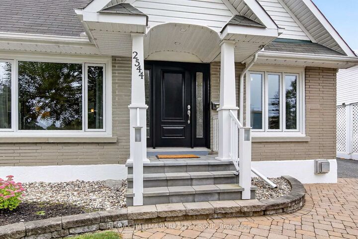 Property Photo: 2544 Severn Avenue ON K2B 7V7