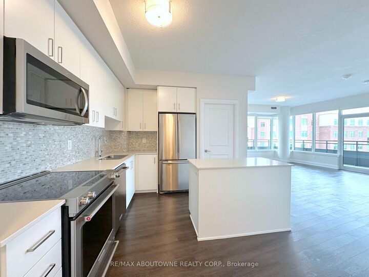 Property Photo:  2333 Taunton Road 421  ON L6H 0N5 