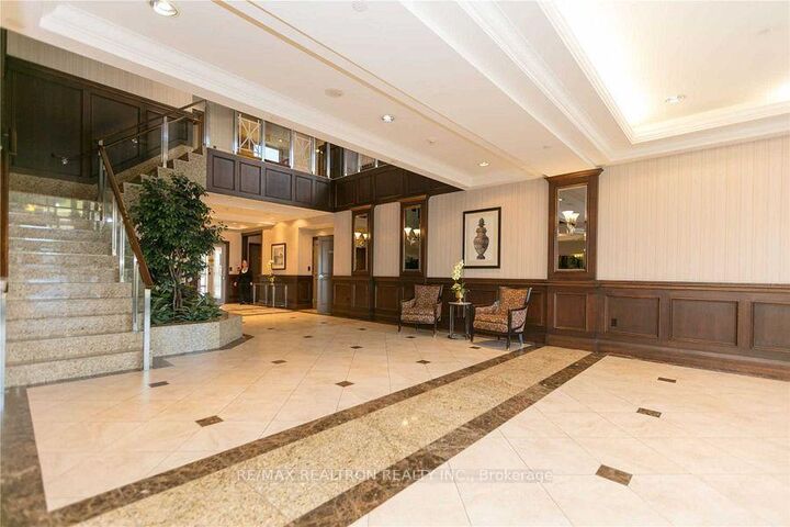 Property Photo:  7 North Park Road 501  ON L4J 0C9 