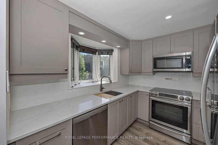 Property Photo:  1780 Lamoureux Drive A  ON K1E 2N4 