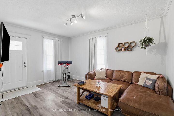 Property Photo:  18 Hyla Street  ON N5Z 2K9 