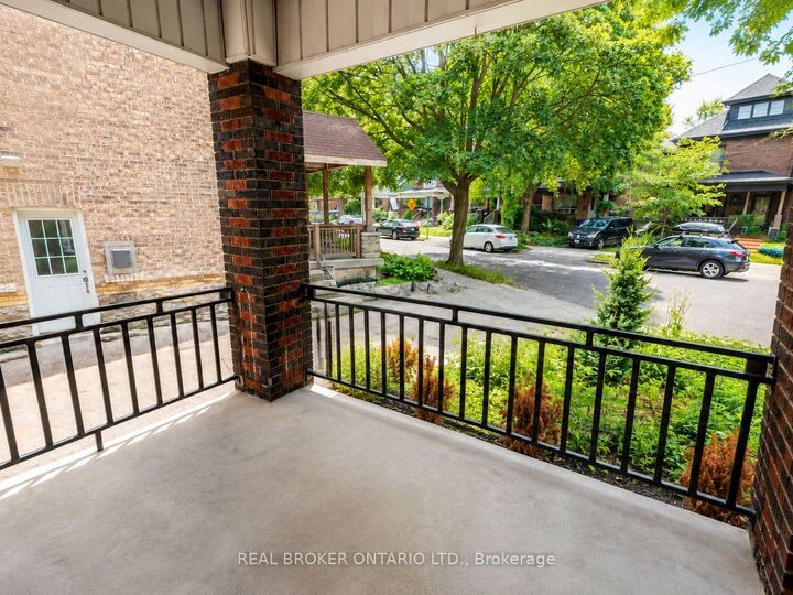 Property Photo:  272 Stinson Crescent Upper  ON L8N 1T7 