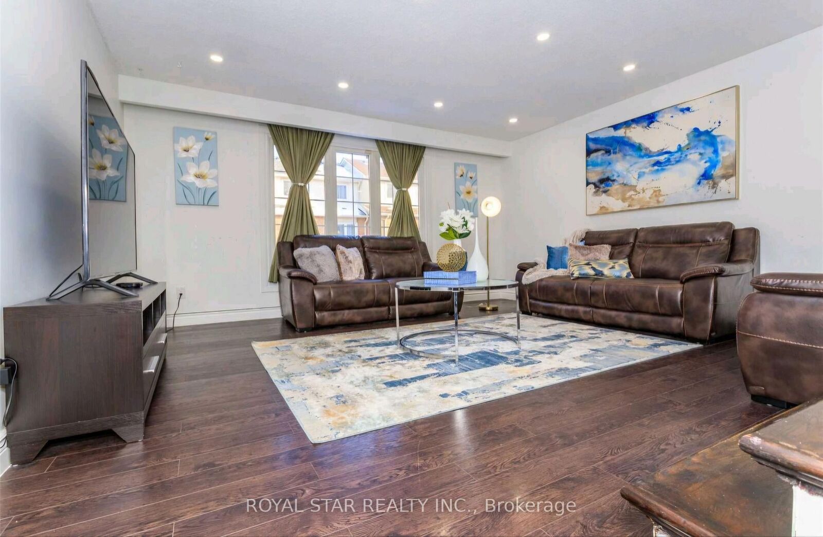 Property Photo:  19 Ashurst Crescent N Upper  ON L6V 3N6 