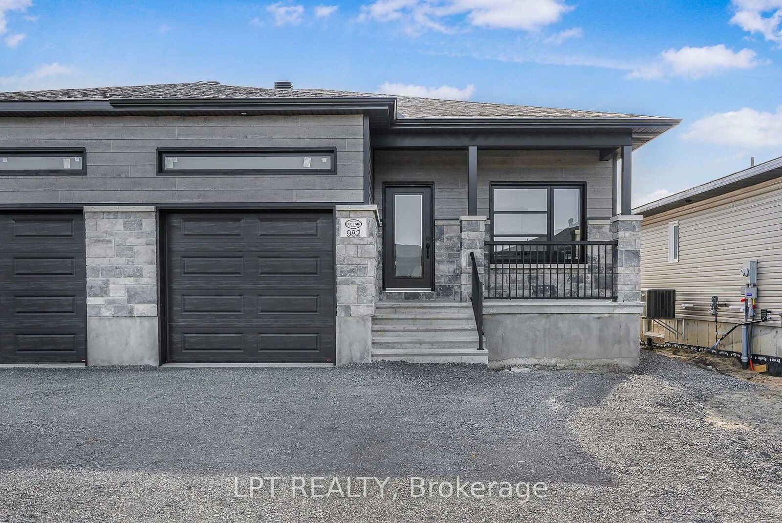 Property Photo:  976 Katia Street B  ON K0A 2M0 