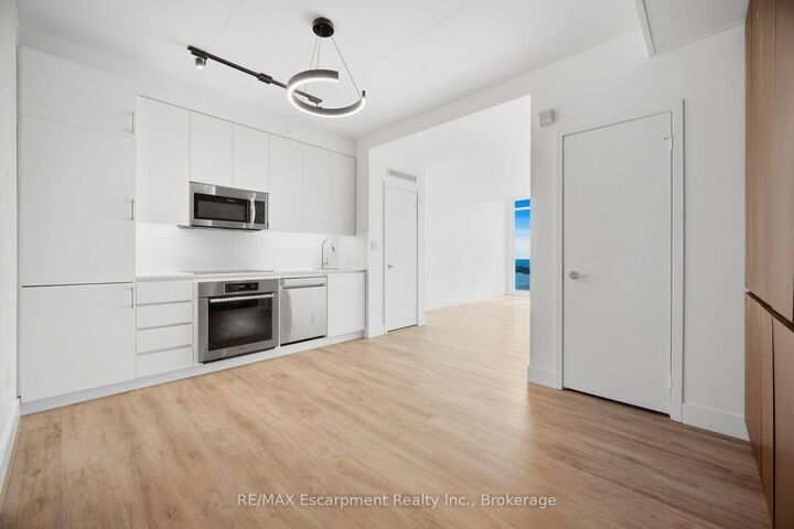 Property Photo:  15 Iceboat Terrace 4008  ON M5V 4A5 
