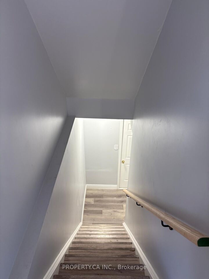 Property Photo:  100 Masterson Crescent Lower  ON N3H 5R6 