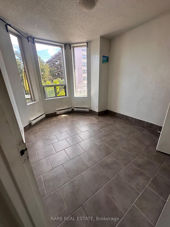 Property Photo:  120 Spencer Avenue 5  ON M6K 2J6 