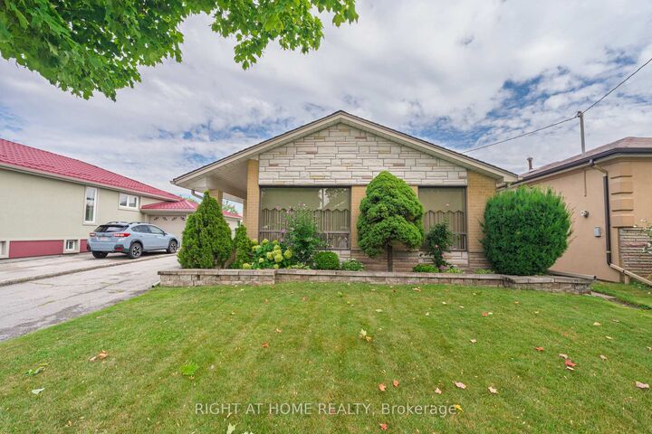 Property Photo:  22 Monterrey Drive  ON M9V 1S8 