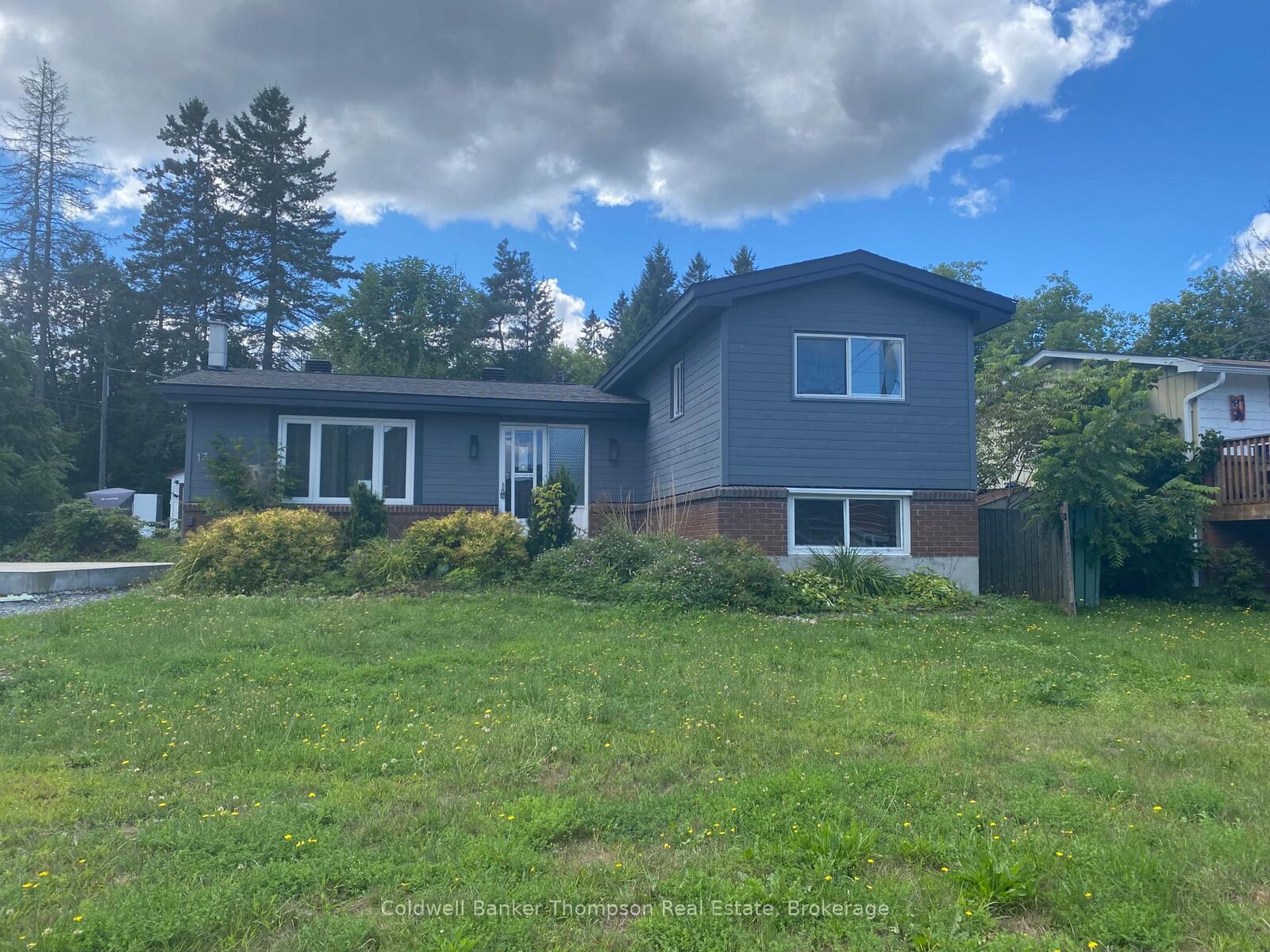 Property Photo:  13 Yonge Street S  ON P1H 1W7 