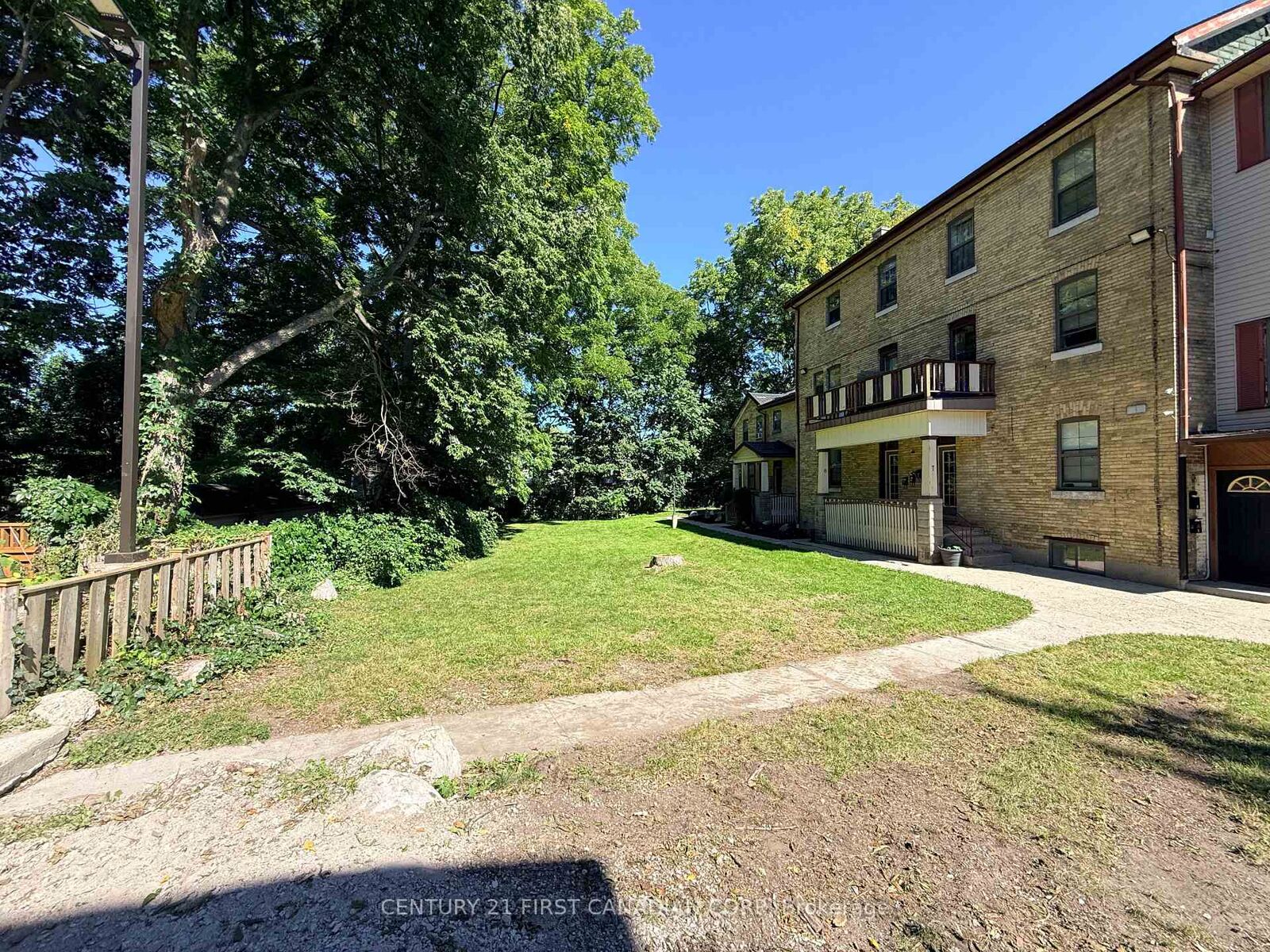 Property Photo:  1 Waverley Place 10  ON N6B 2C3 