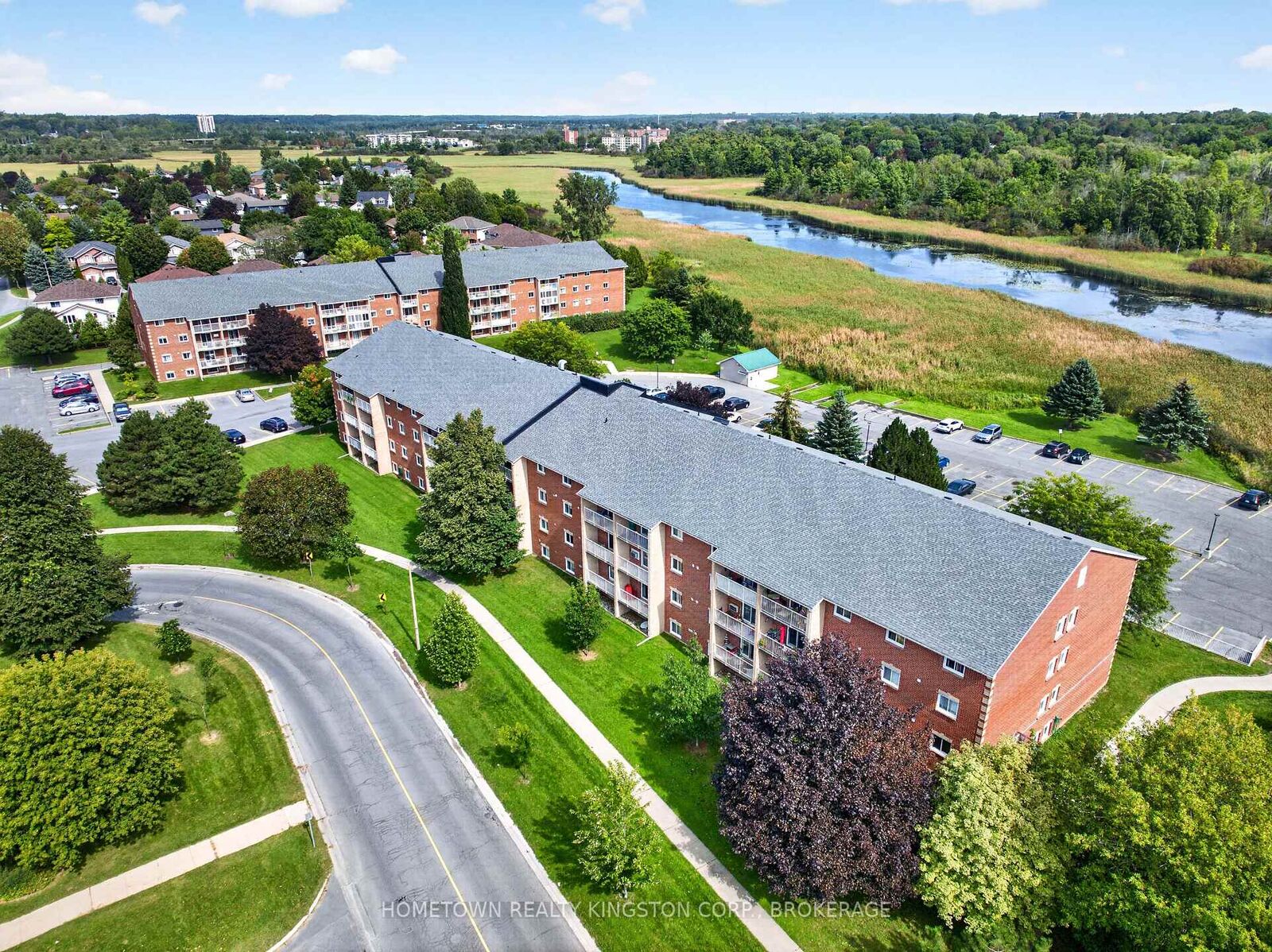 Property Photo:  566 Armstrong Road 201  ON K7M 8M2 