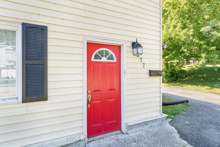 Property Photo:  277 Gloucester Street  ON L4R 1H6 