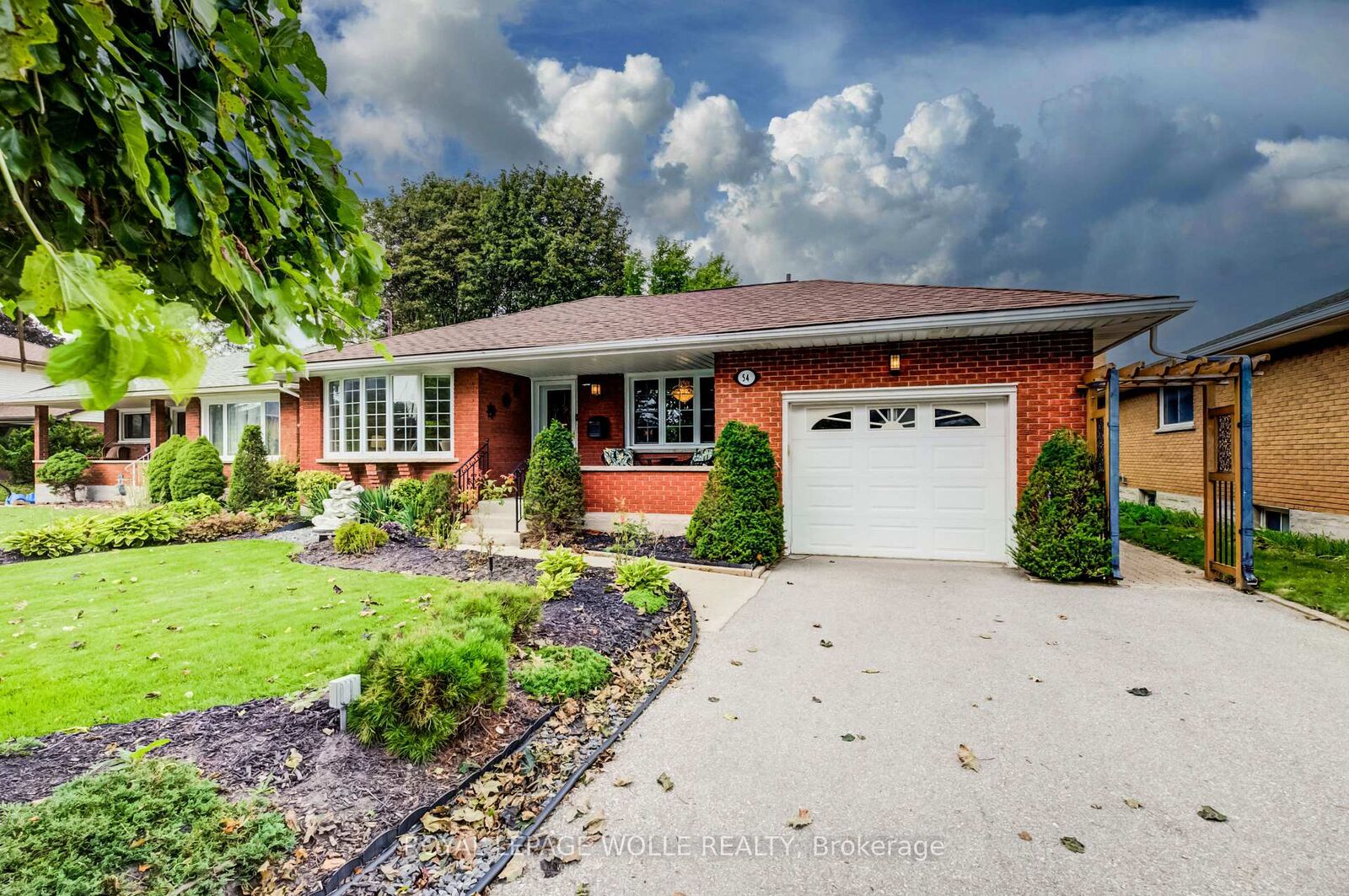Property Photo:  54 Fairlawn Road  ON N2C 1X9 