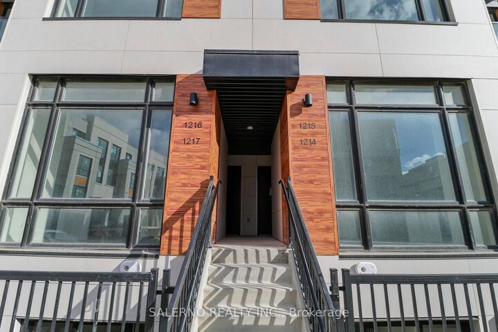 Property Photo:  8 David Eyer Road 1214  ON L4S 0N3 