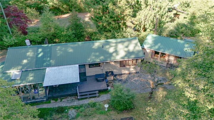 Property Photo: 180 Gabriola Cres BC V0R 1X1
