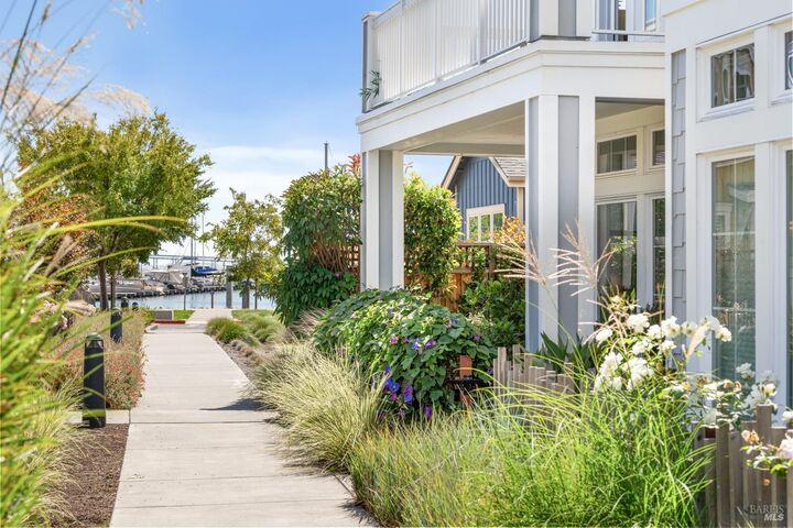 Property Photo:  11 Bayharbor Way  CA 94901 