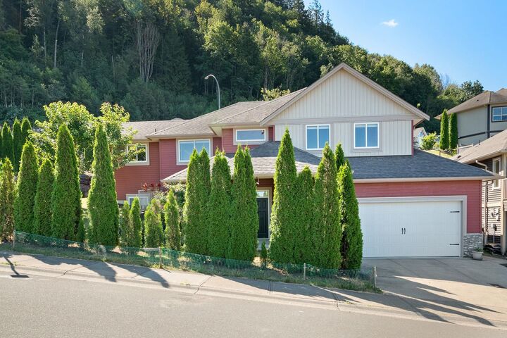 Property Photo:  47264 Vista Place  BC V2R 0R9 