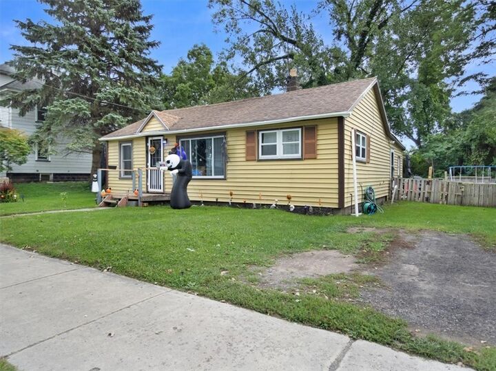 Property Photo:  17 Spring Street  NY 14551 