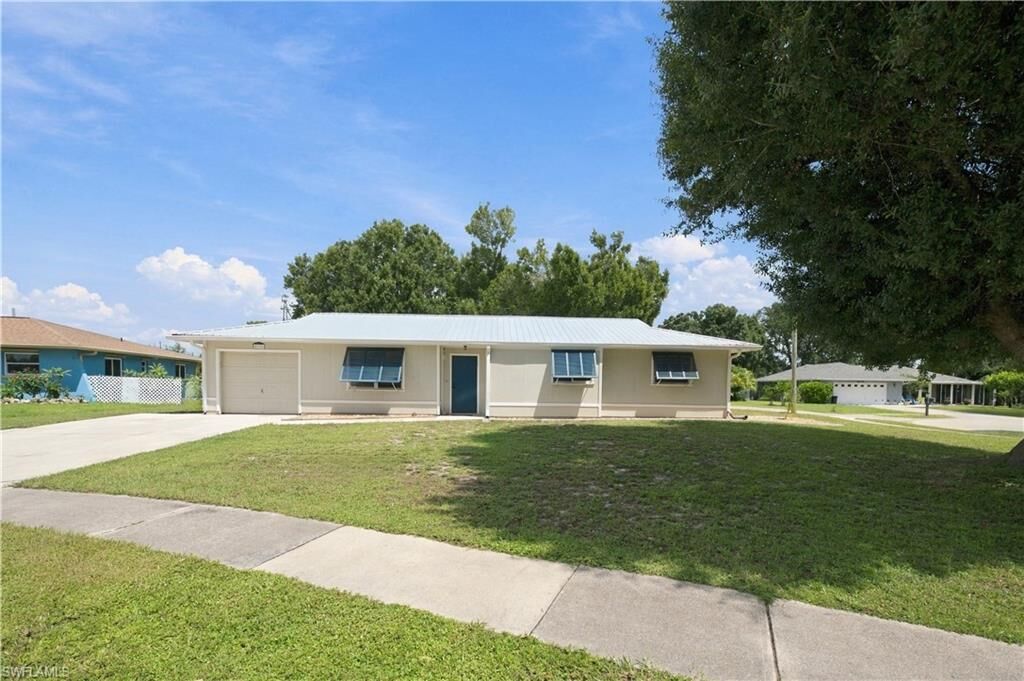 Property Photo:  5990 Milne Cir  FL 33903 