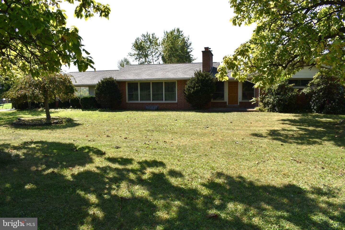 Property Photo:  17 Sherwood Drive  PA 17015 
