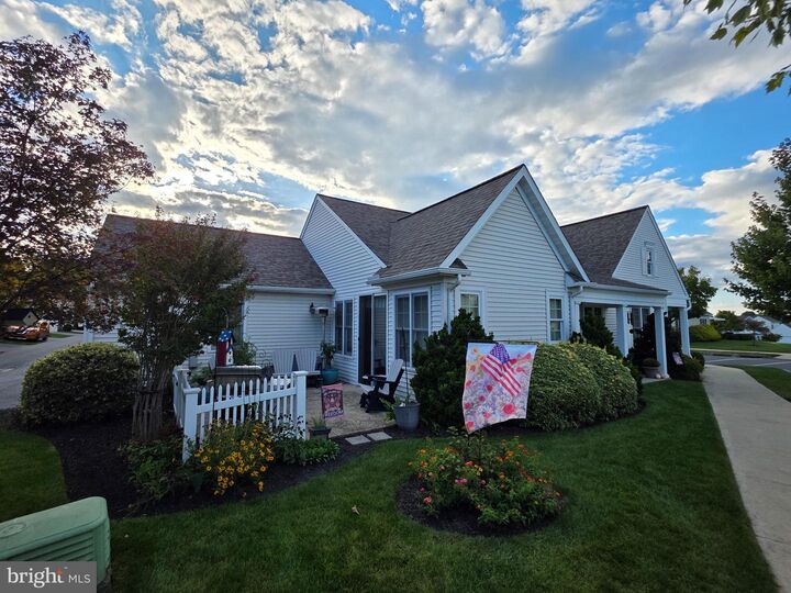 Property Photo: 405 Old Post Lane PA 17579