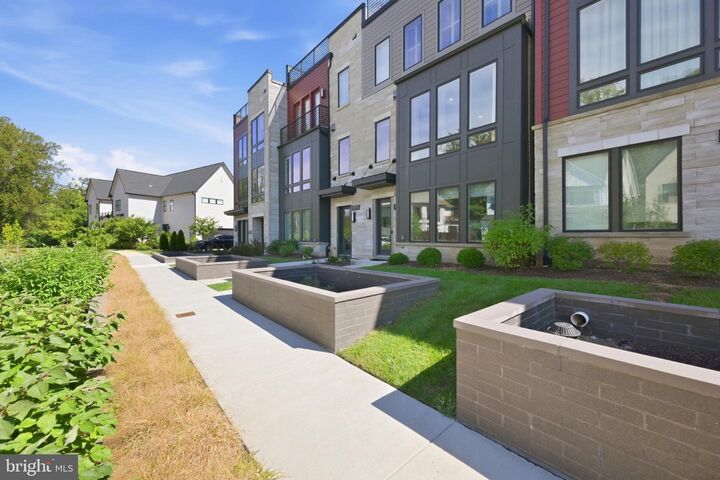 Property Photo: 9771 Sanvitalia Street MD 20817