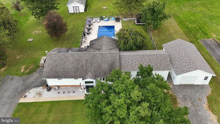 Property Photo: 14804 Lone Oak Road MD 21502