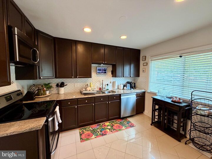Property Photo: 7844 Marconi Court VA 22153