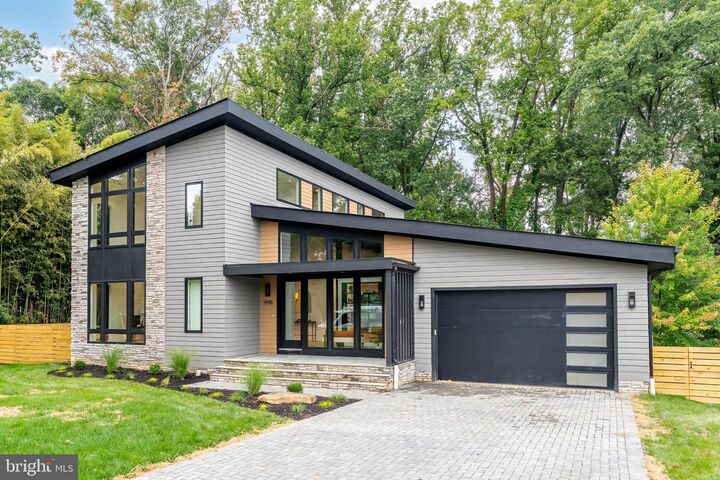 Property Photo:  4916 Ridgewood Road  VA 22312 