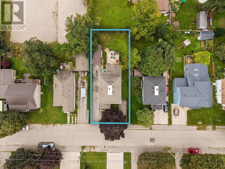Property Photo:  163 Brock Street  ON N7A 1R4 