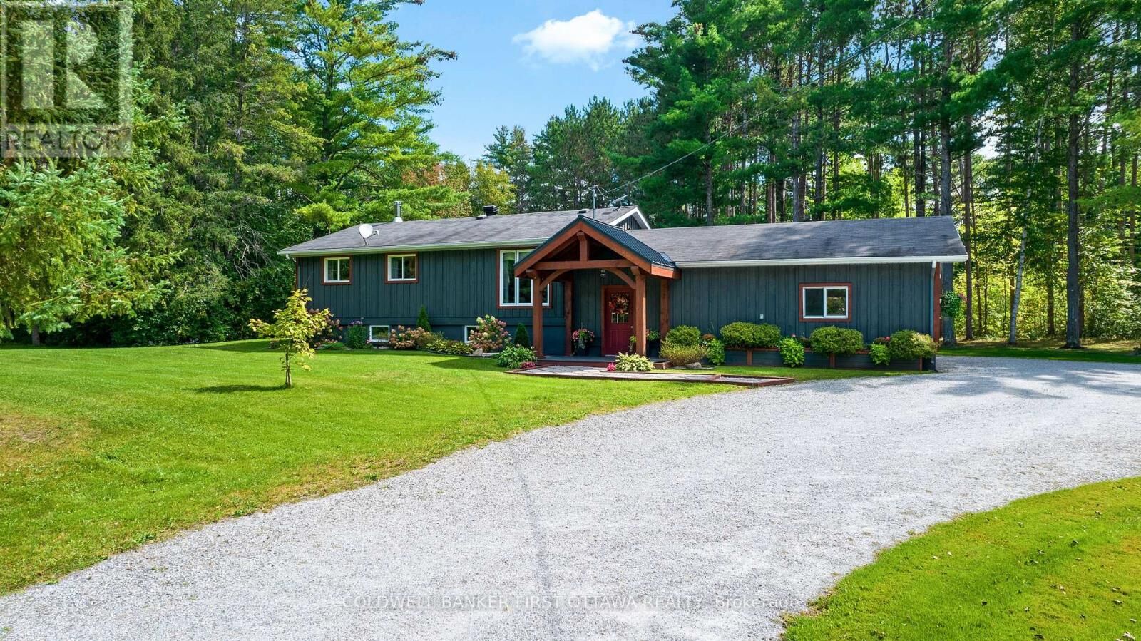 Property Photo:  725 Drummond Con 5B Corners  ON K7H 3C8 