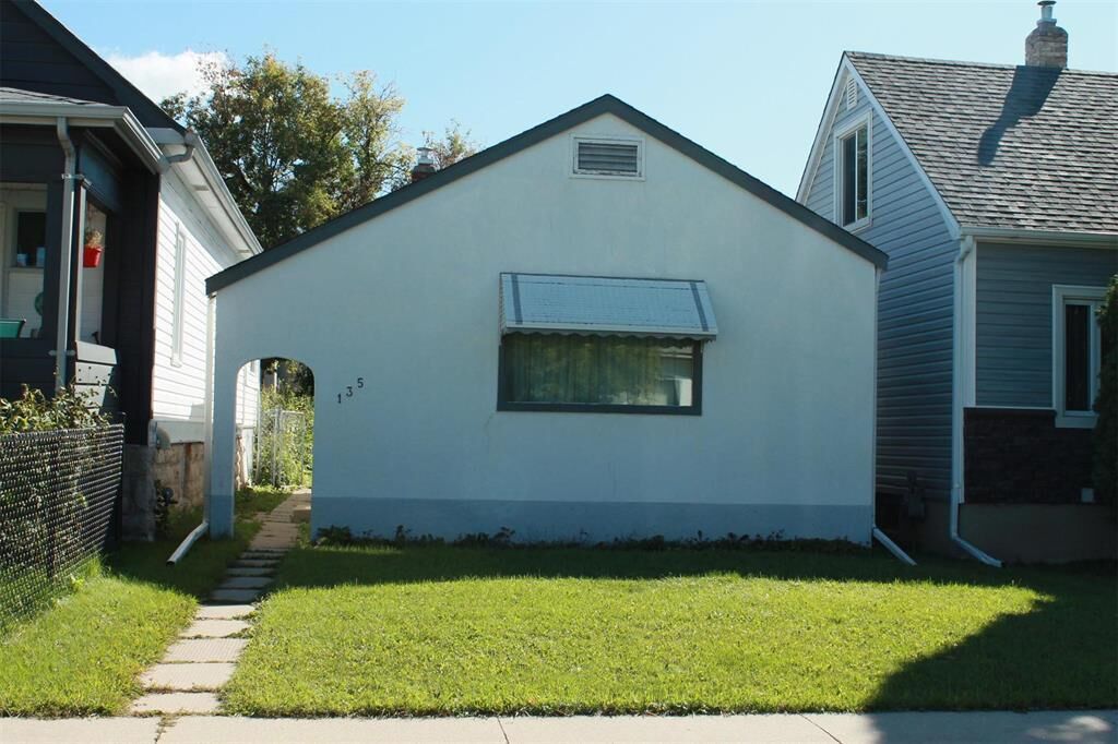 Property Photo: 135 Stanier Street MB R2L 1N4