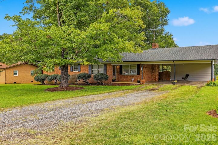 Property Photo: 164 Davidson Court NC 28681