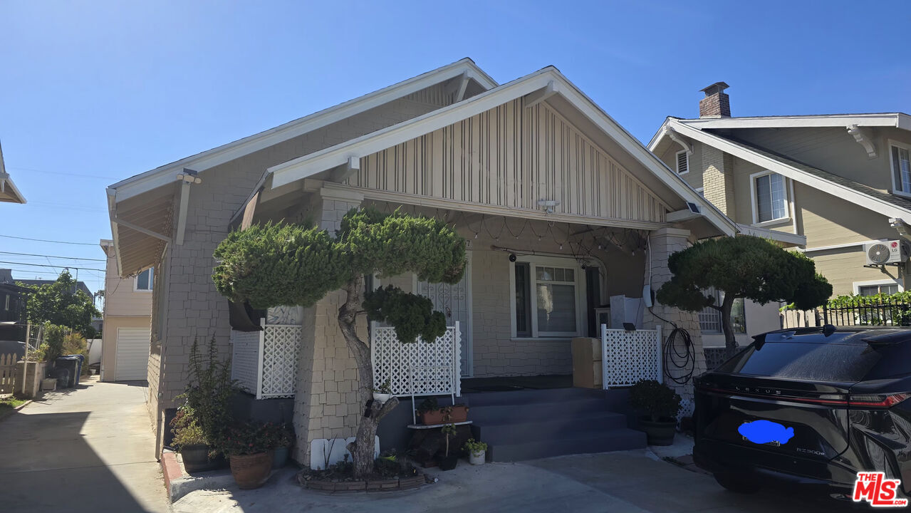 Property Photo:  1409 S 12th, Unit A  CA 90019 