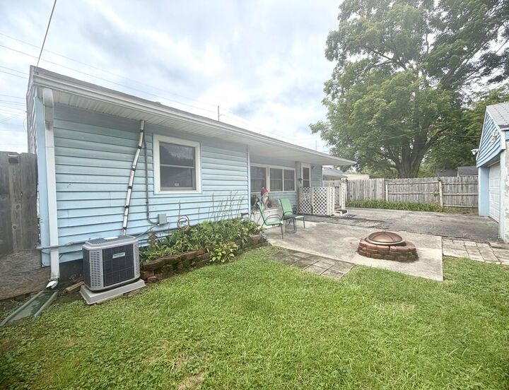 Property Photo:  1054 S James Road  OH 43227 