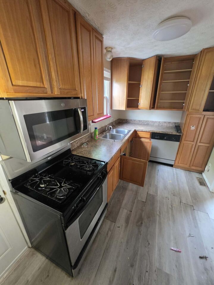 Property Photo:  350 Wrexham Avenue  OH 43223 