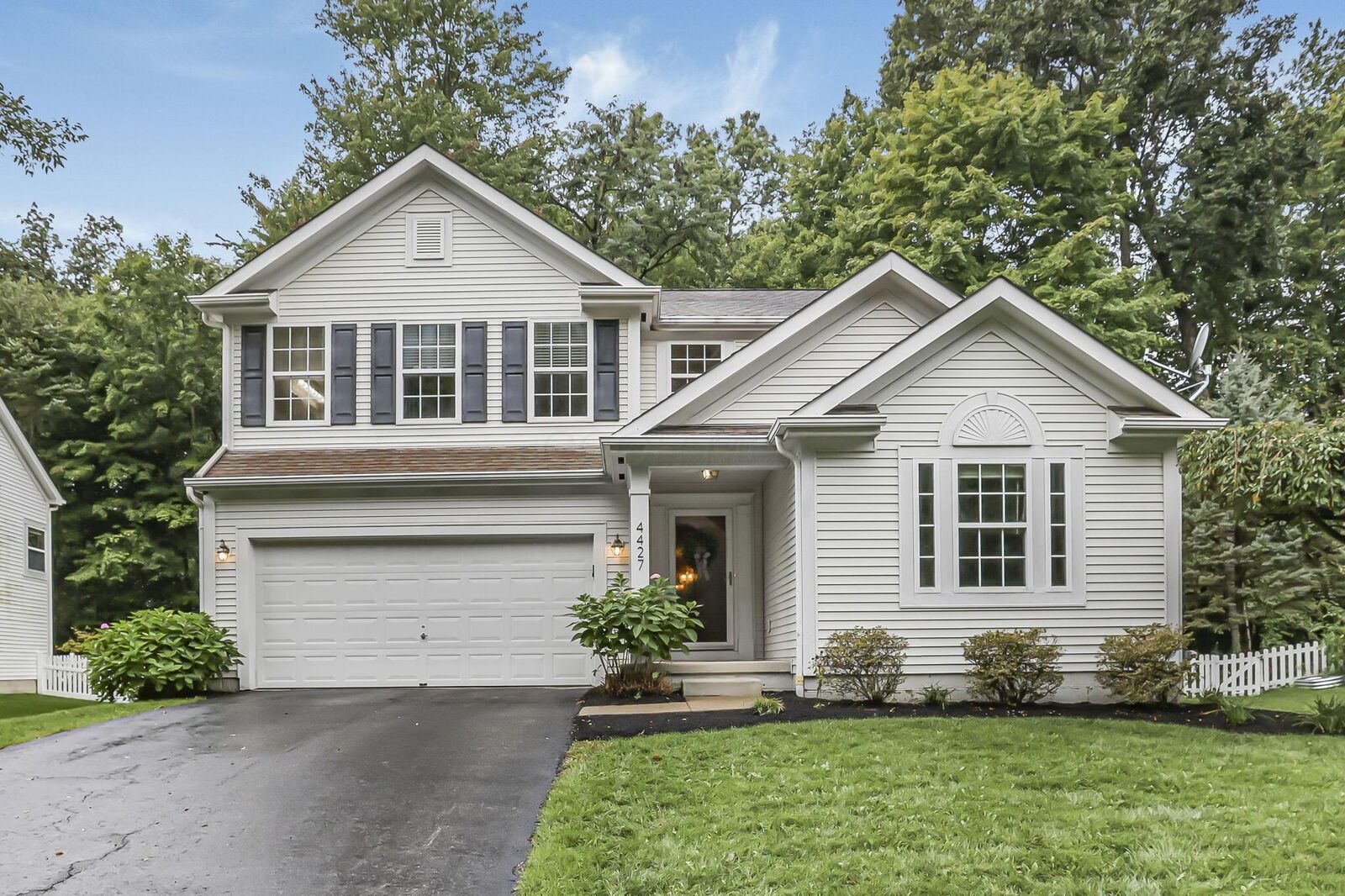 Property Photo:  4427 Wooded Nook Drive  OH 43054 