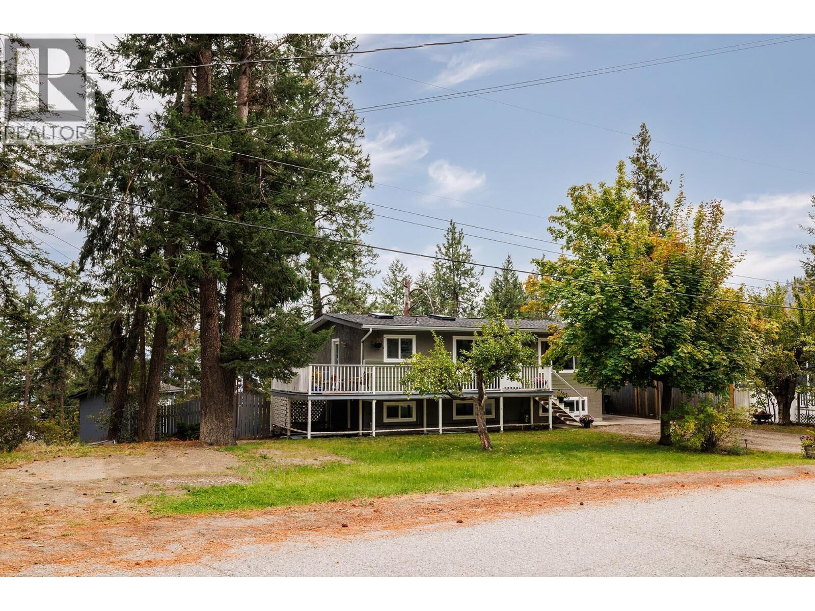 Photo de la propriété:  5215 Pineridge Road  BC V0H 1X8 