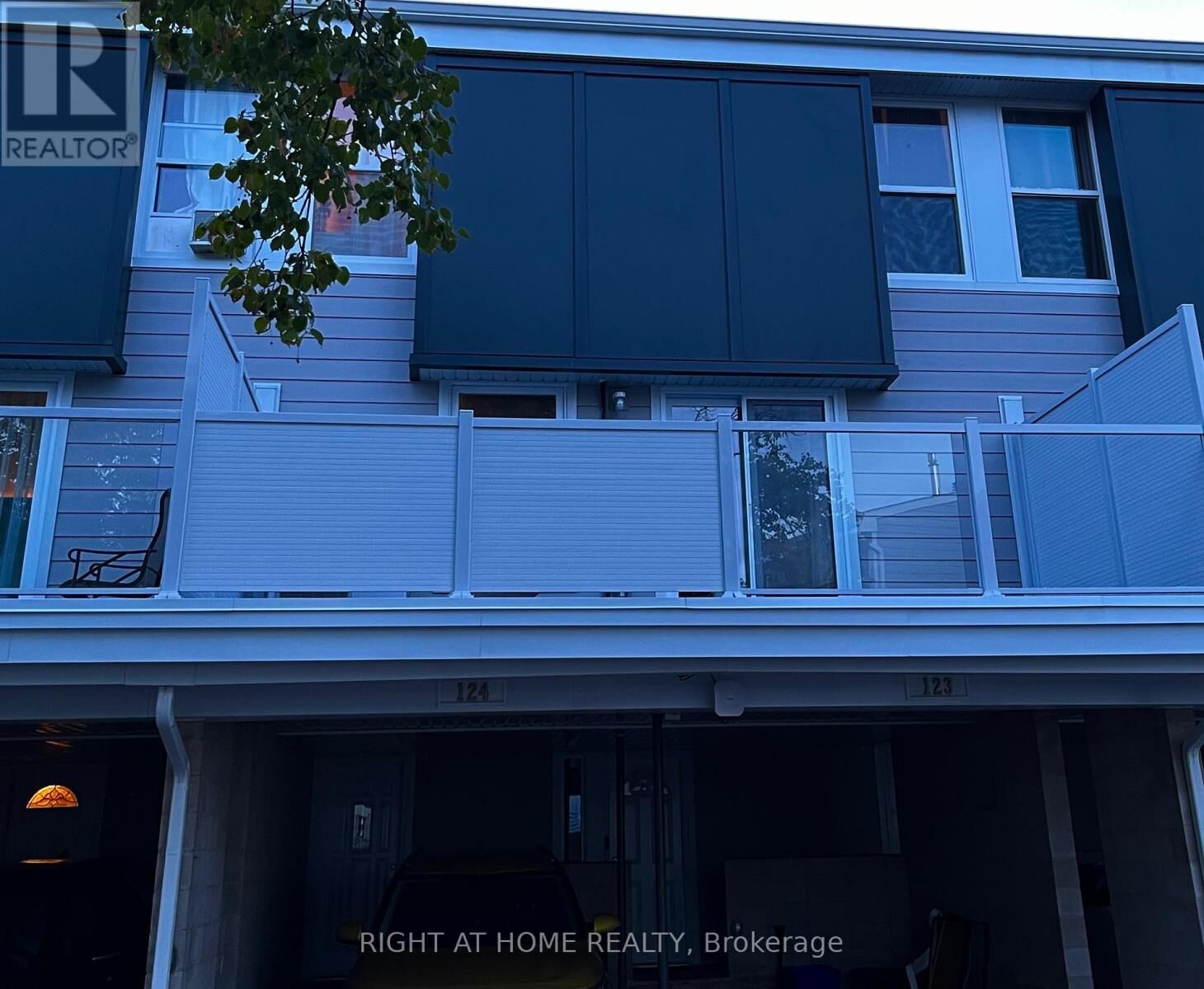 Property Photo: 3445 Uplands Drive 124 ON K1V 9N5
