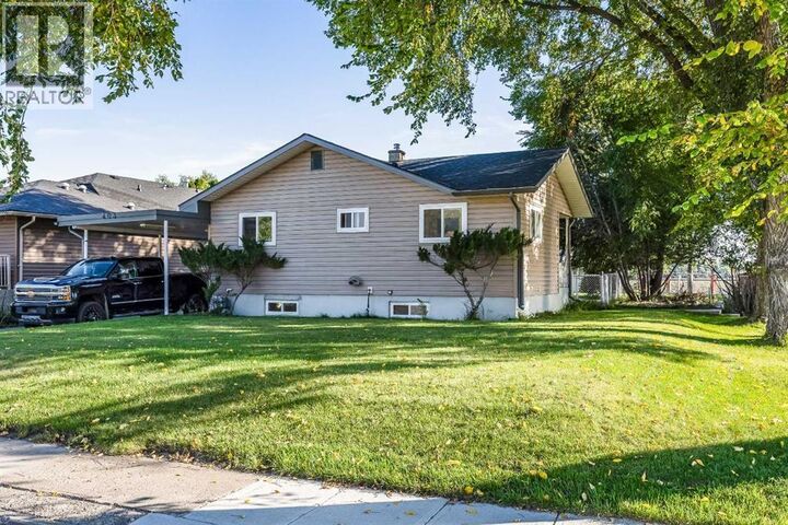 Property Photo: 403 13 Street Southeast AB T1A 1X1