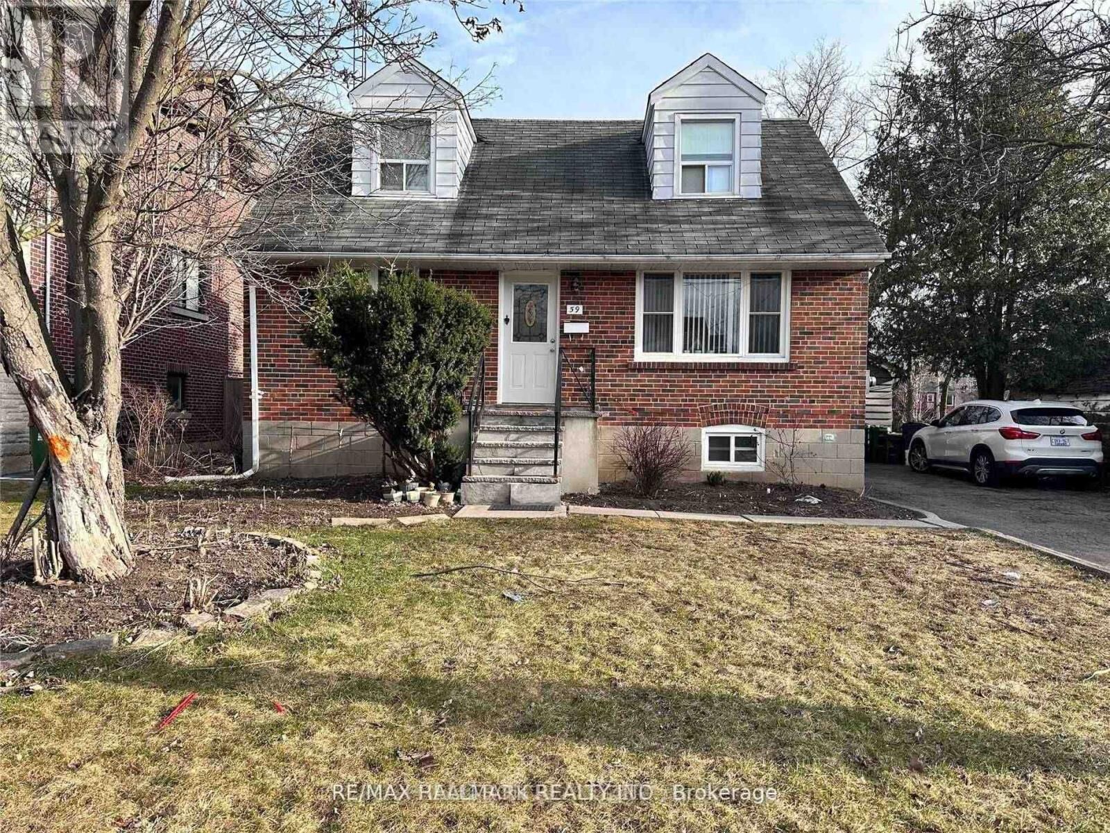 Property Photo: 59 Newton Drive Bsmt ON M2M 2M8