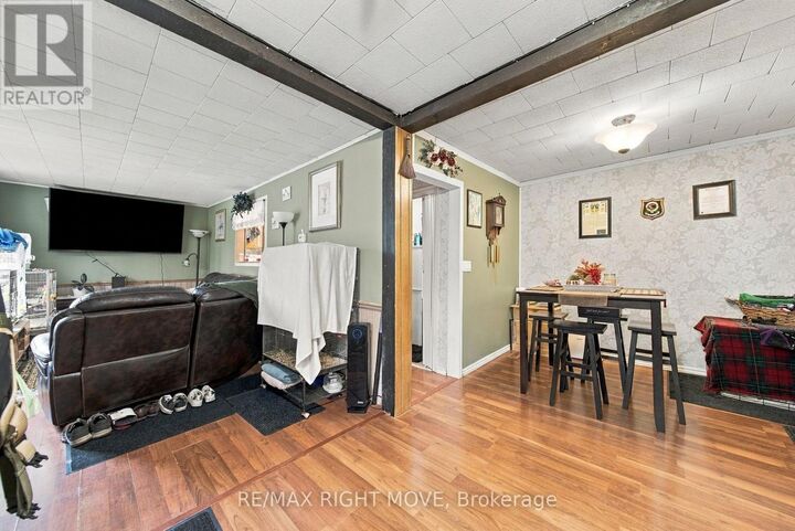 Property Photo: 3425 Coronation Avenue ON L0K 1G0