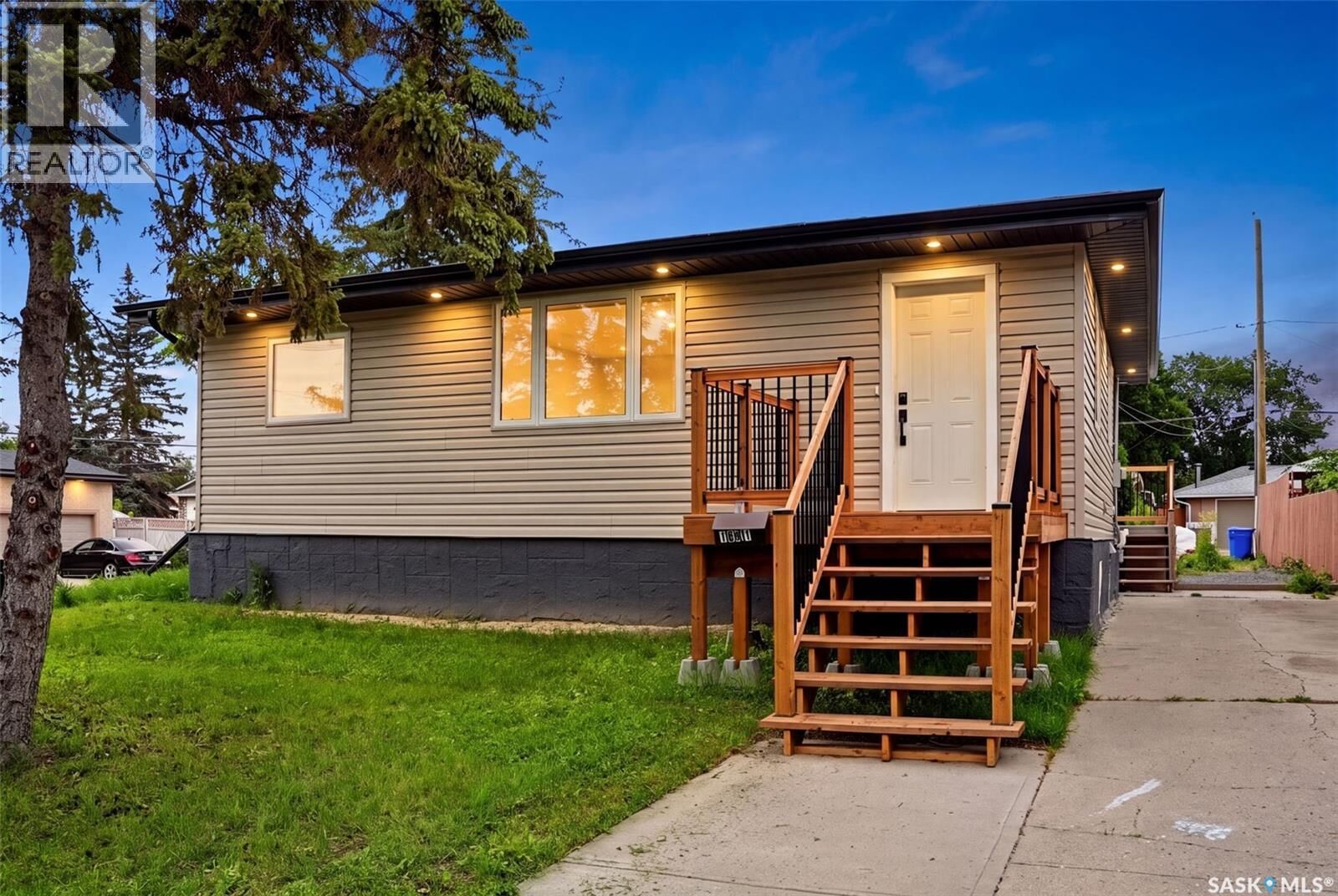 Property Photo:  1601 Lacon Street  SK S4N 1Z5 