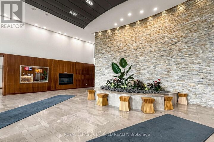 Property Photo: 225 Webb Drive 603 ON L5B 4P2
