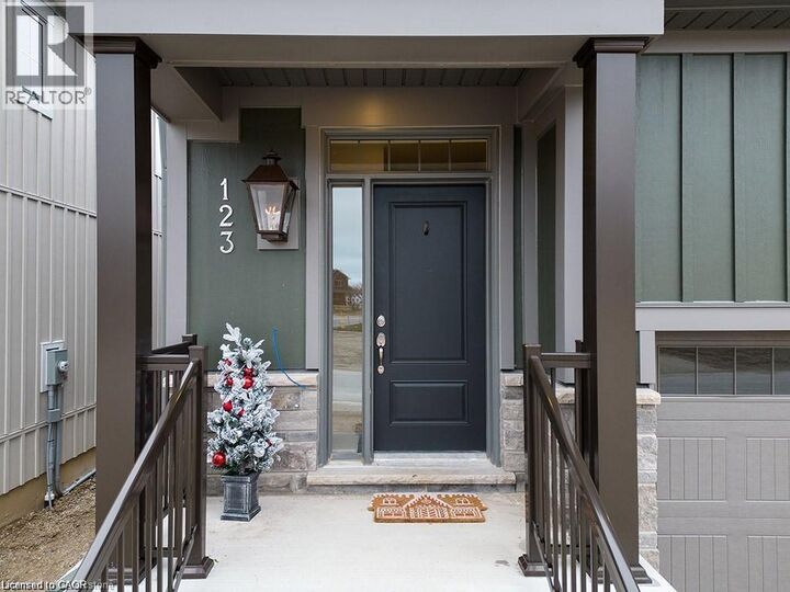 Property Photo:  123 Courtland Street  ON L9Y 5L8 